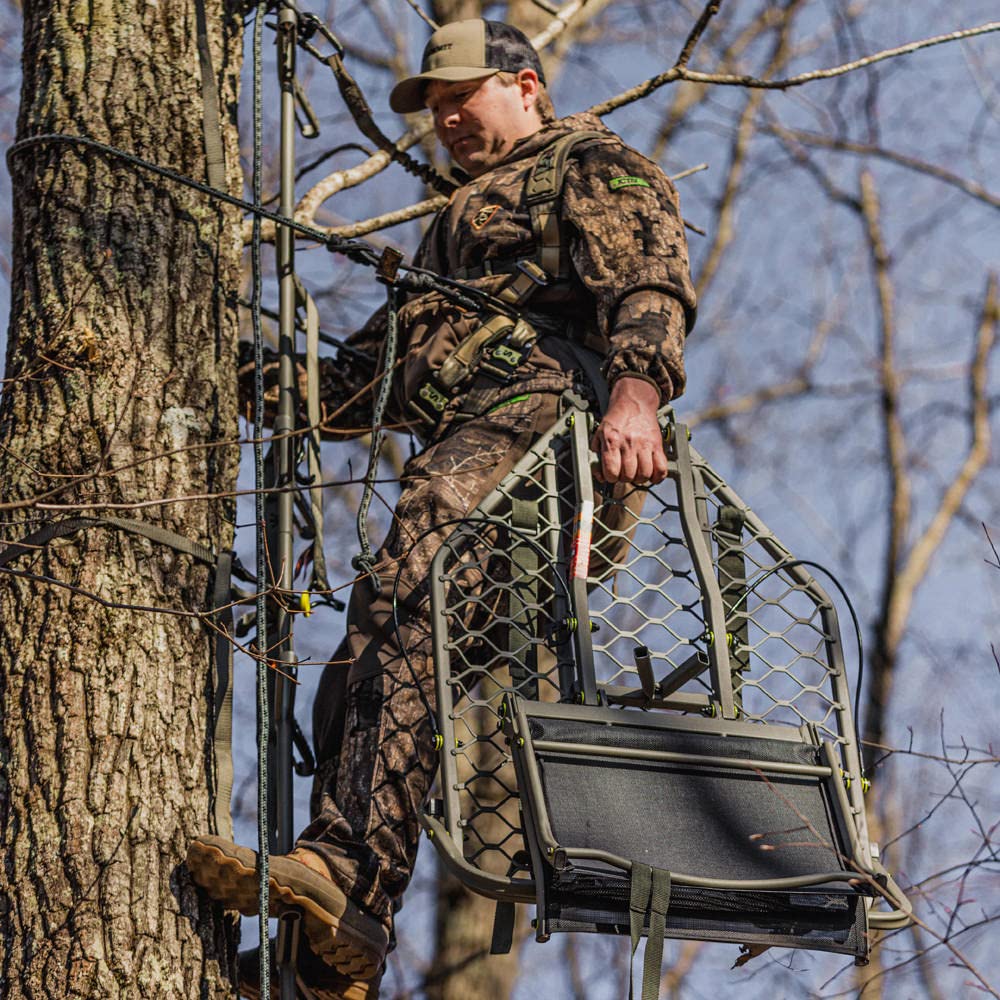 Hang-on Tree Stand with Folding Comfort-Mesh Seat B651219